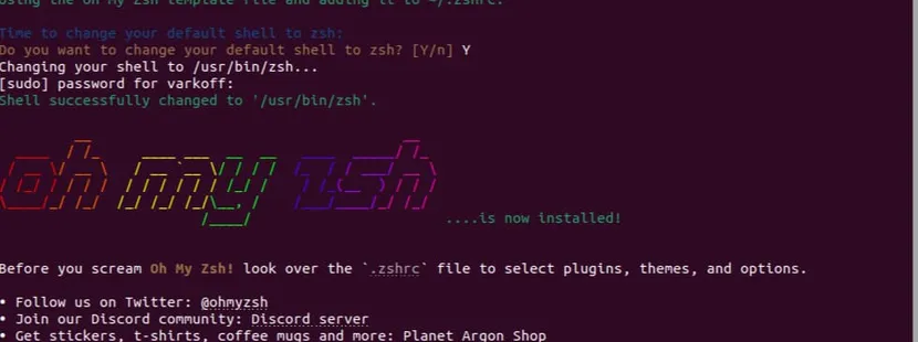Invité de commande (terminal) affichant un message de succès de l'installation de Oh My Zsh